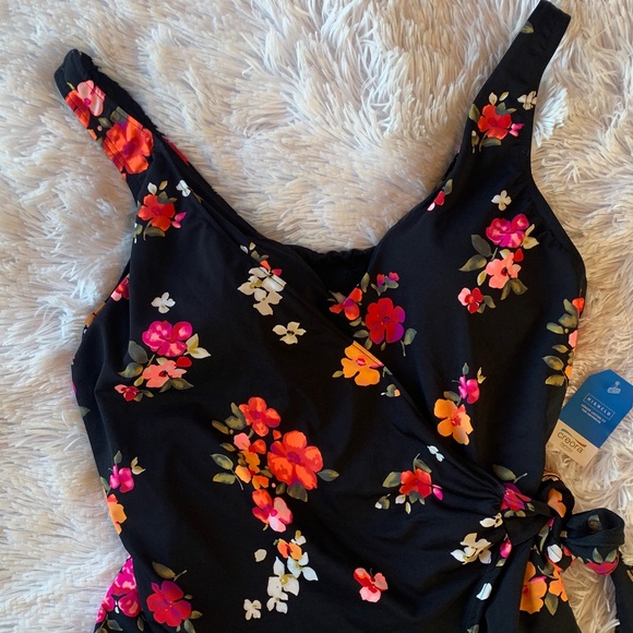 Lands End Black and Floral Tankini Top - Picture 7 of 16